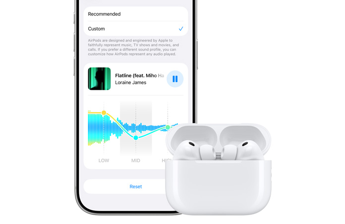 Egy ezüstszínű iPhone 17 Pro kijelzőjén az AirPods személyre szabott hangtartományának beállítása látható alacsony, közepes és magas értékekkel.